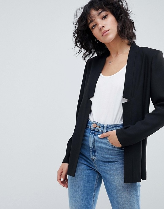 The 4 coolest ways to style a blazer - Gabrielle Arruda