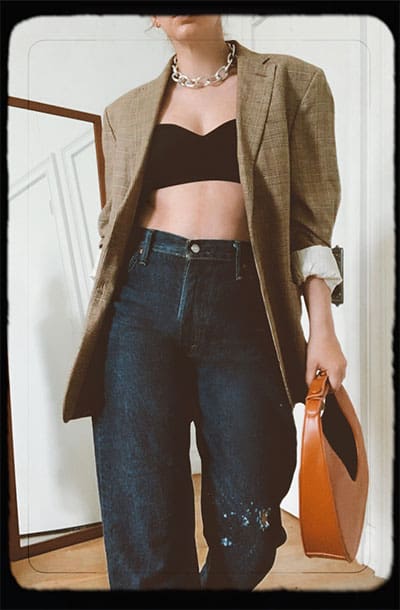 winter capsule wardrobe outfit idea with oversized blazer and jeans