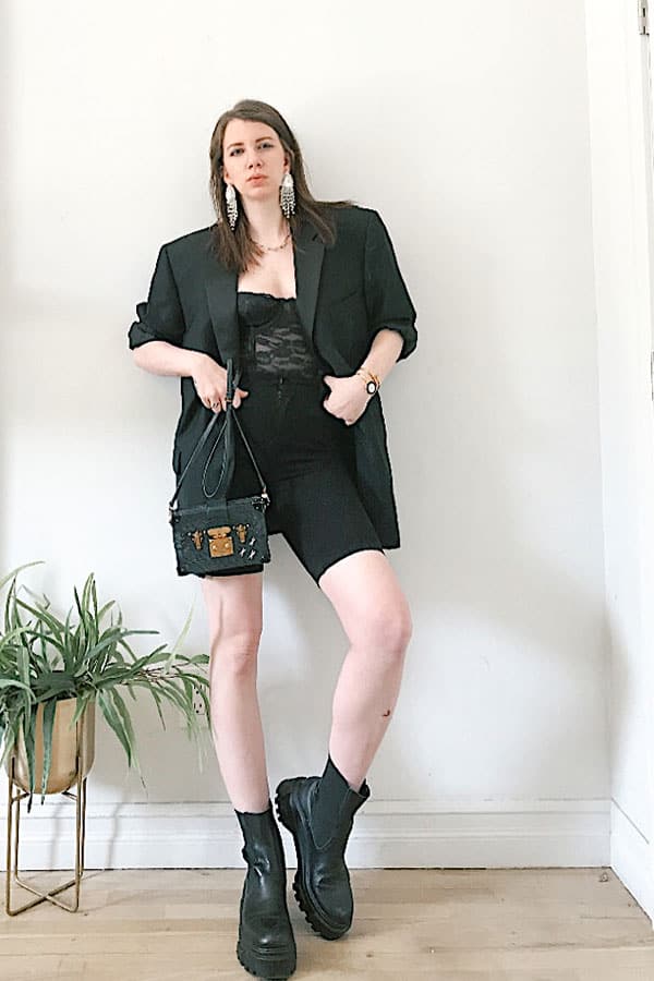 summer outfit ideas 2020 : all black outfit with oversized blazer