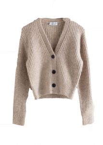 fall capsule wardrobe 2020 chunky knit cardigan oatmeal color 