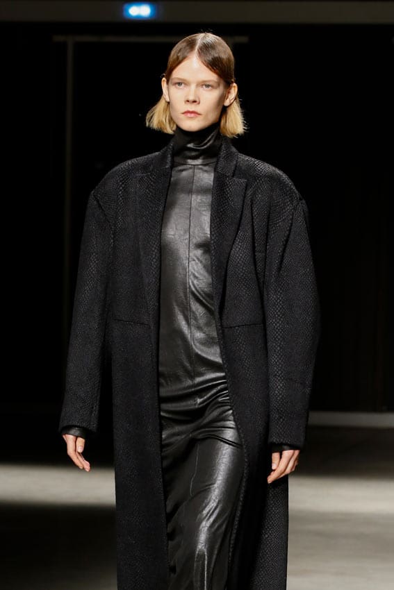 fall fashion trends 2020 black leather pieces, max mara runway