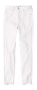 summer capsule wardrobe 2020 fitted white jeans