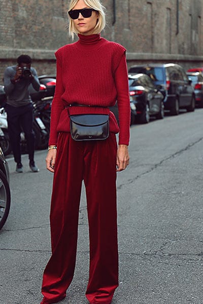 how to wear a turtleneck monochromatic outfit, all burgundy outfit