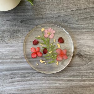 best affordable gift ideas: under $50, resin flower coaster