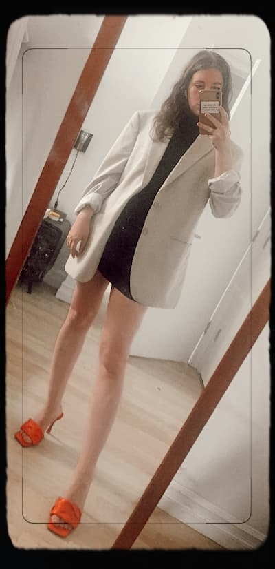 first date outfit, red heeld mules, fitted turtleneck dress with lienne blazer over it