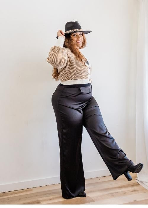 Debra Black Wide Leg Pants  Flowy pants outfit, Loose pants outfit, Wide  leg pants outfit